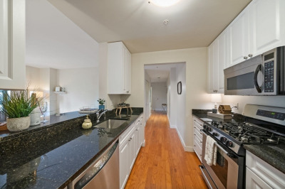 519 Harrison Ave #D421 1