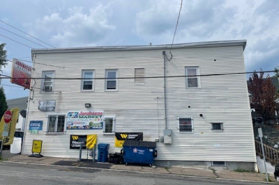 857 Essex St 1