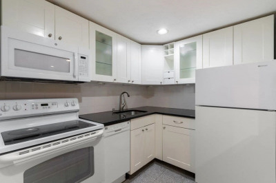 30 PeterborouGh St #G 1