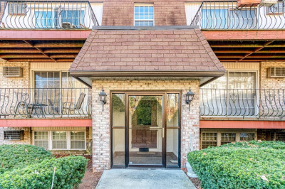 4 Williamsburg Ct #1 1
