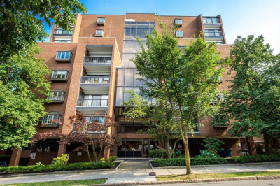 1265 Beacon #404 1