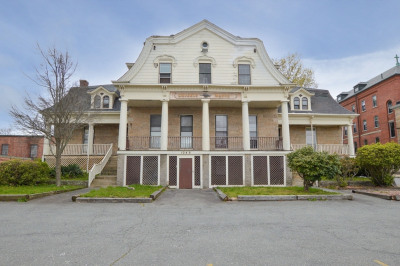 1049 Pleasant St #10 1