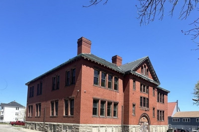 650 Plymouth Ave 1