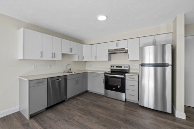 472 Essex Street #303 1