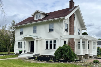 888 Great Plain Avenue #888 1