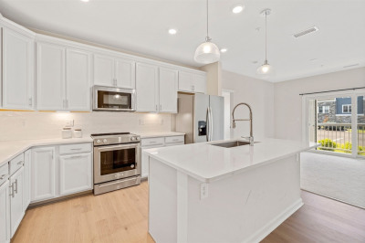 2 Stratton Dr #102 1