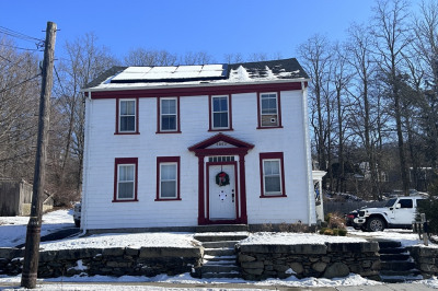 3063 N Main St