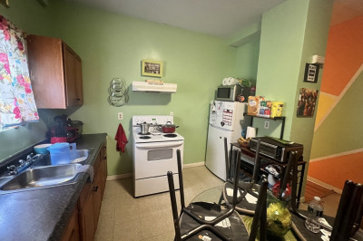 217 Pleasant St #1W