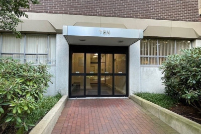 10 Hawthorne Place #106 1