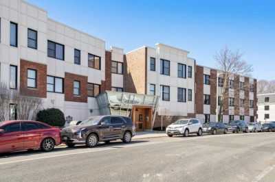 99 Chestnut Hill Ave #321 1
