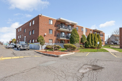 300 Governors Dr #9 1