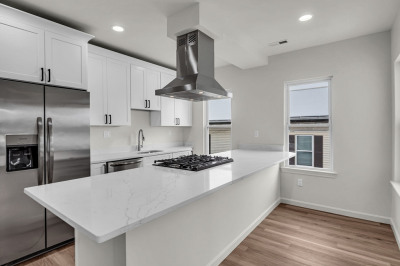 12 Alpine St #2 1