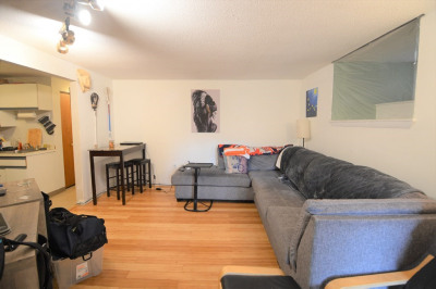 21 Kinross Rd #1 1