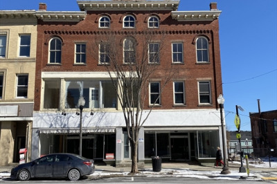 318 Main St 1