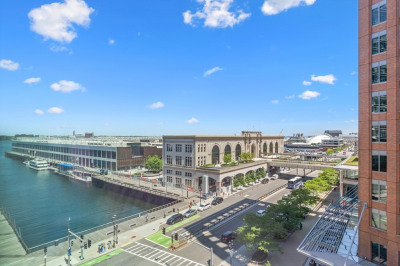 133 Seaport Blvd #823 1