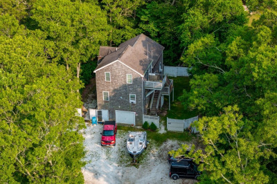 452 Nathan Ellis Hwy 1
