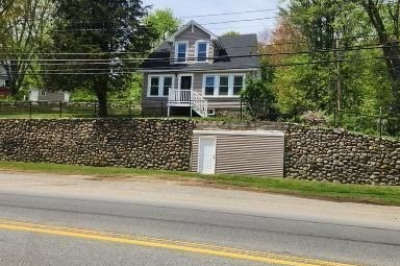 480 Amesbury Rd 1