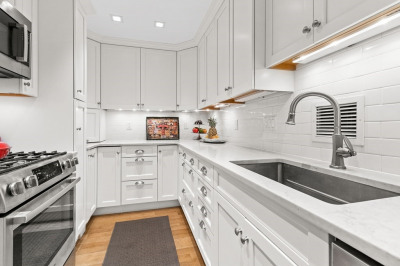 85 East India Row #9G 1