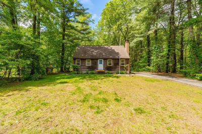 53 Greenleaf Dr 1