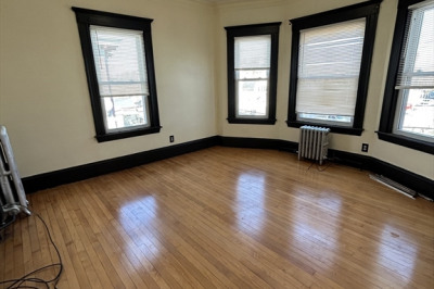 7 Goddard Rd #3 1