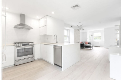 119 W 3rd #121B 1