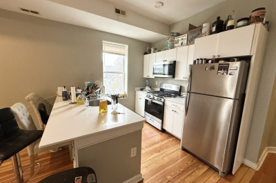 301-305 Dudley St #6 1