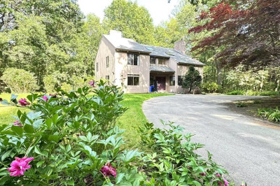 40 Laurelwood Dr 1