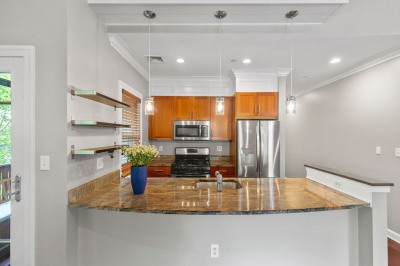 121 Green St. #304 1