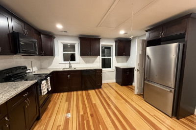8 Maxwell St #2 1