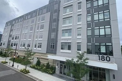 180 Telford St #213 1