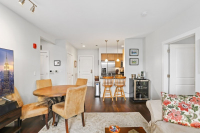 1501 Commonwealth Ave #302 1