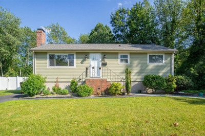 58 Rustcraft Rd 1