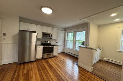 8 Glendale St #1R 1