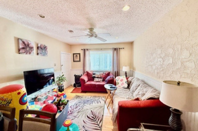 65 Woodlawn Ave #1 1
