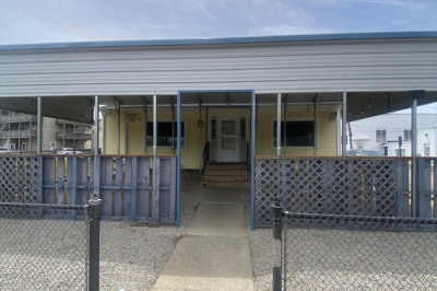 32 Main St 1
