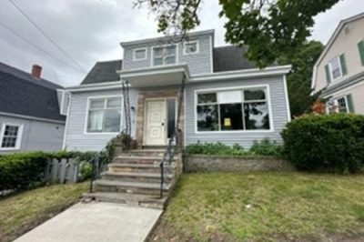 360 University Ave 1