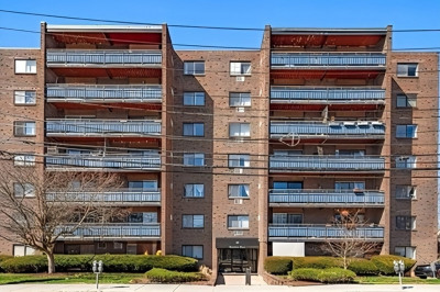 32 Whites Ave #D33 1