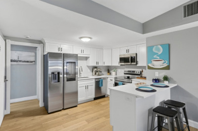115 W 7th St #3 1