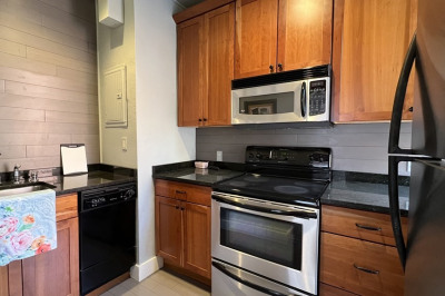 351 Beacon St #6 1