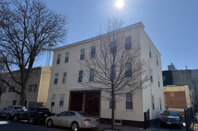 222 Charles St 1