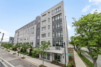 180 Telford Street #614 1