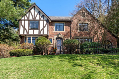 21 Woodchester Dr 1