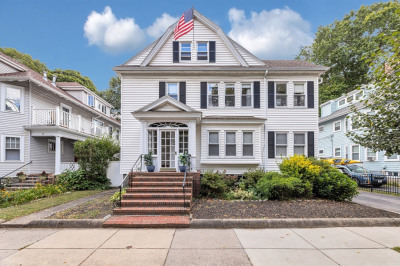24-26 Moraine Street #24 1
