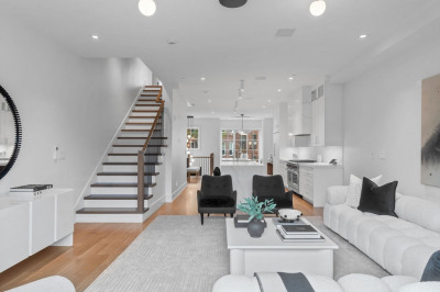 559 East Broadway #559 1