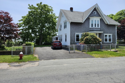 294 Clifford St 1