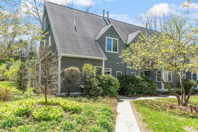 4 Greenfield Ln #4 1