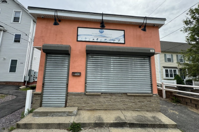 948 Warren Ave 1