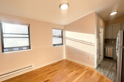 23 Hudson Street #402 1