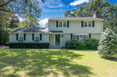 567 Maple Rd 1