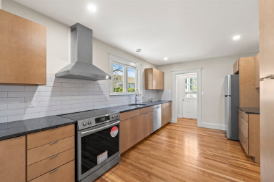 18-20 Holden Road #18 1